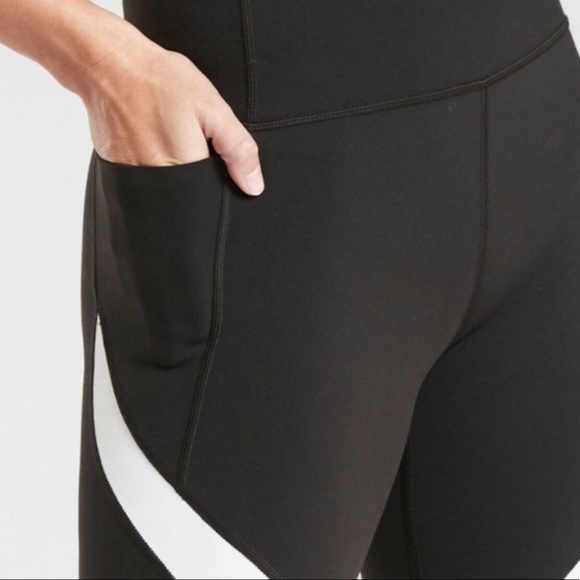 Athleta Salutation Stash Pocket 7/8 Tights/leggings Black, 1x - Picture 2 of 3